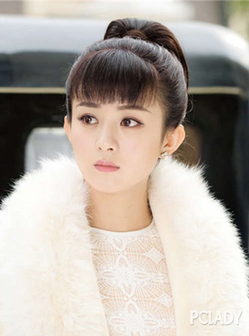 赵丽颖晒昔人装齐刘海美照