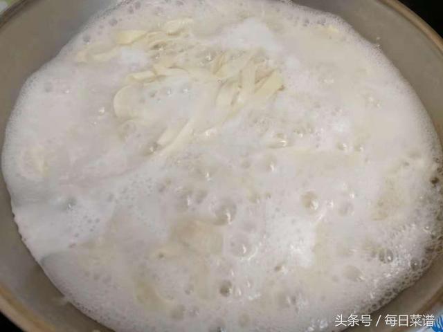 面条这样做,怎样吃都不腻,做法介绍详细,一次一大碗不够吃