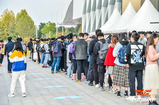 穿过人山人海，直击2019 CGF中国游戏节火爆现场